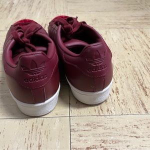 Adidas superstar size 42